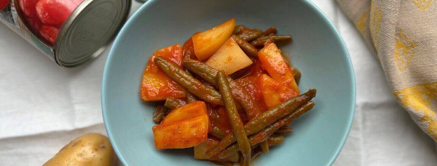 Green Beans and Potatoes with Tomato Sauce