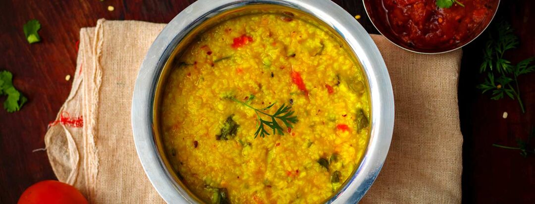 Khichdi On burlap bad with tomato